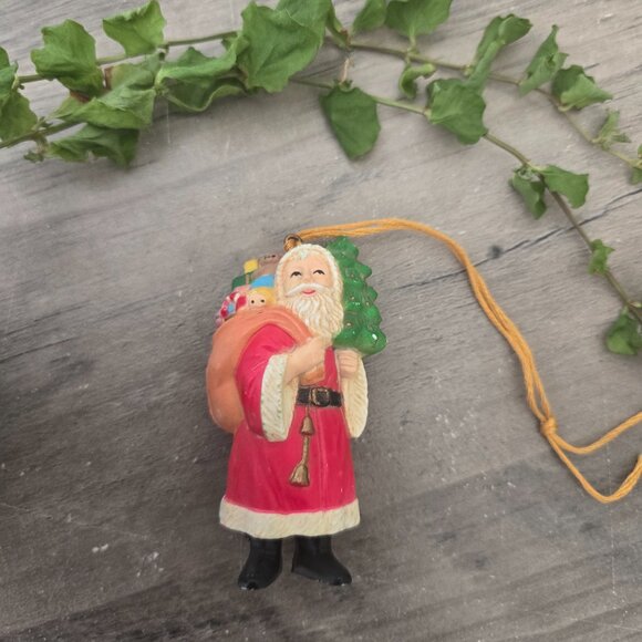 3/$15 ☀️ Vintage 1970s Santa Ornament – Plaster & Plastic – EUC – 10 cm x 2 cm - Picture 2 of 6